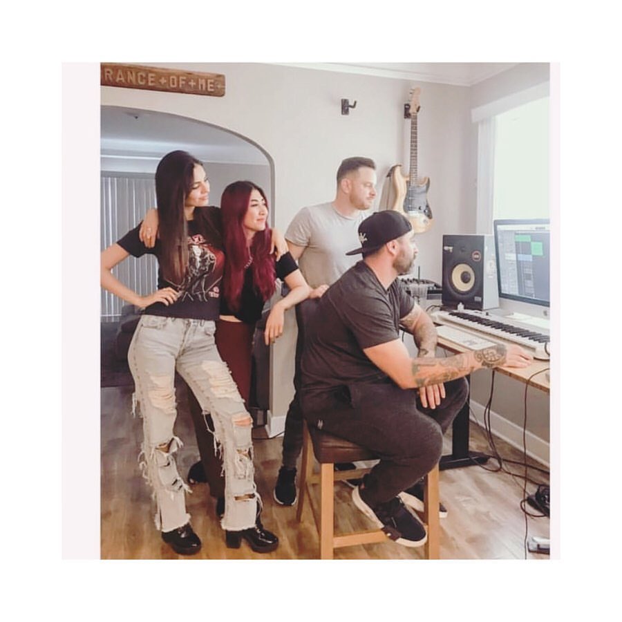 isa goe | ig: lisagoegosinger/songwriter best known for co-writing “come home to me” by earnie halter, later covered by justin bieber. she’s written songs for herself like “don’t walk away” and “breakaway.” victoria’s worked with lisa alongside producers 9am. she seems cool.