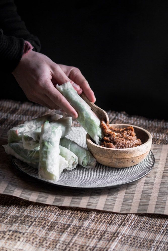 Vietnamese Spring Rolls with Spicy Peanut Satay Sauce
Recipe: buff.ly/2NbPP8K