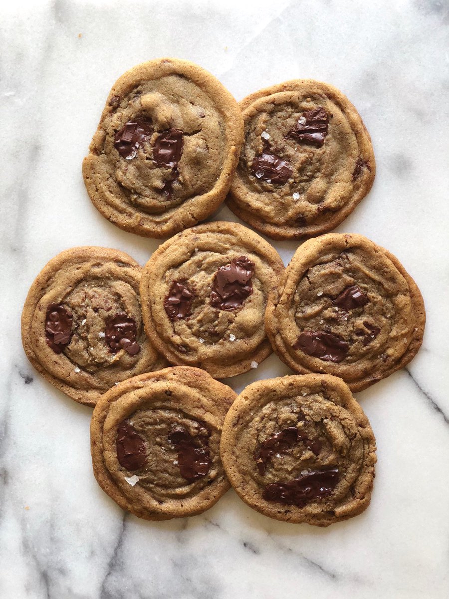 Salted brown butter espresso chocolate chip cookies for Father’s Day! The combination is UGH, sooo good. Crispy edges and chewy centers are how I like em. Recipe on my IG.