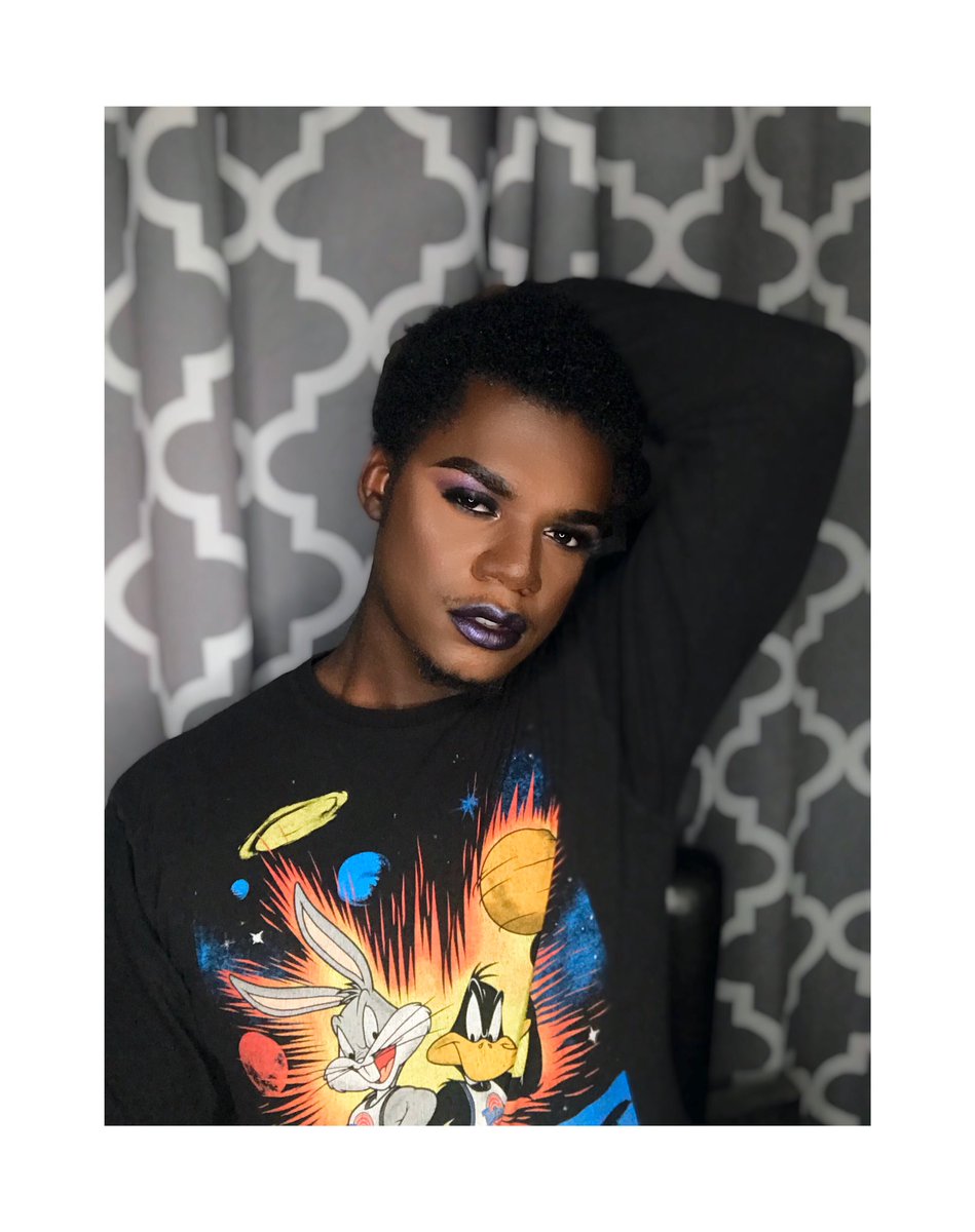tompibeauty's tweet photo. 🔮💣
👉🏾follow my makeup page - @tompibeauty @bhcosmetics @fentybeauty @MorpheBrushes 
#cincinnatiartist #cincinnatimakeupartist #cincinnatimakeup #houston #houstonmakeupartist  #cincinnati #menthatblend  #gay #gaymakeup #blackmalemakeupartist  #blackgaymakeup https://t.co/V6XWU5ZxBZ