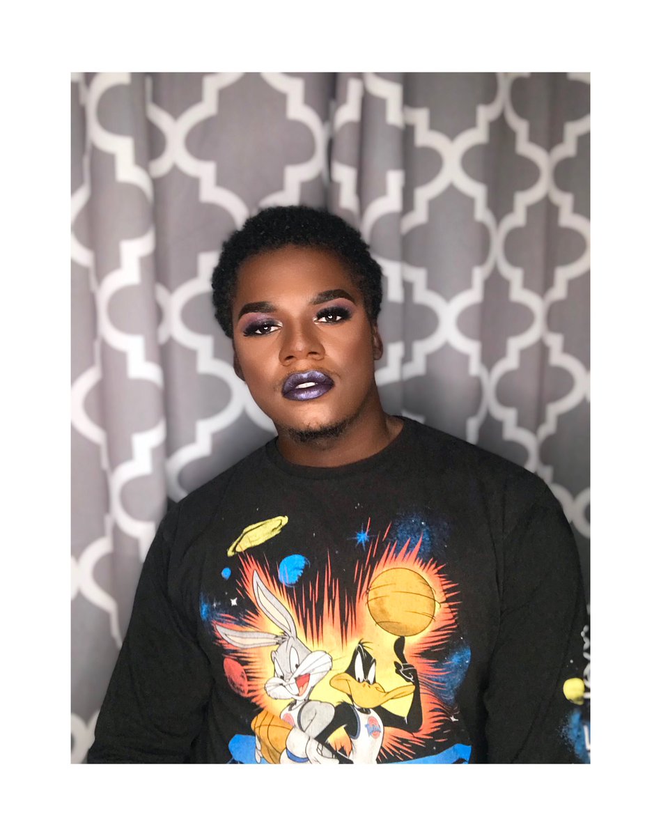 tompibeauty's tweet photo. 🔮💣
👉🏾follow my makeup page - @tompibeauty @bhcosmetics @fentybeauty @MorpheBrushes 
#cincinnatiartist #cincinnatimakeupartist #cincinnatimakeup #houston #houstonmakeupartist  #cincinnati #menthatblend  #gay #gaymakeup #blackmalemakeupartist  #blackgaymakeup https://t.co/V6XWU5ZxBZ