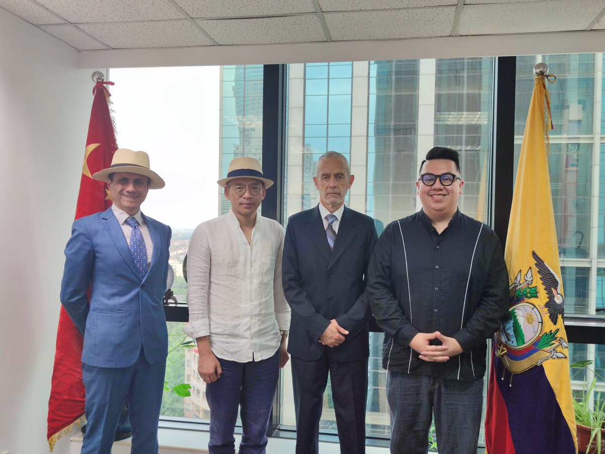 El patrimonio mundial del sombrero de paja toquilla tuvo una exitosa promoción gracias a la audiencia de la comunidad ecuatoriana y china en el evento virtual: TOQUILLA, el tejido de nuestra memoria. @CancilleriaEc #DiplomaciaComprometida
#LlevamosEcuadorAlMundo #Ecuador4Mundos