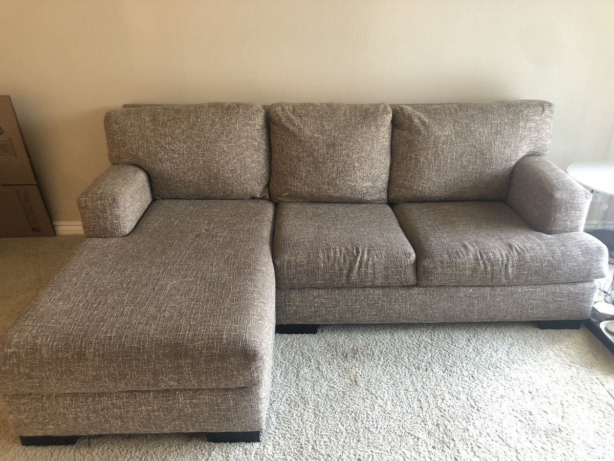 abigailjoyleen's tweet photo. I’m moving and my roommate, Kaylee, and I have some stuff for sale! Let me know if you’re interested in the below! We’re in Brea for reference!

Table: $85
Couch: $100 
Flower Side Table: $25 https://t.co/bZFRBlvB9q
