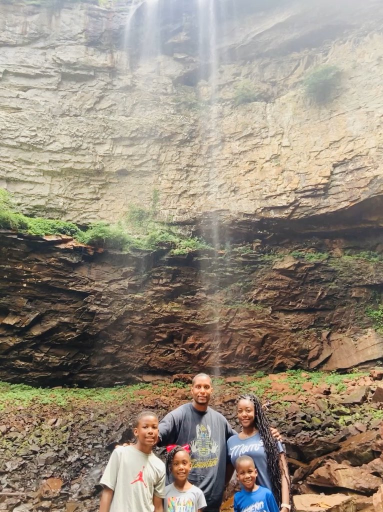 DanetteMWarren's tweet photo. Fall Creek Falls with my faves! #muchneededmentalbreak https://t.co/DVOM7c88PU