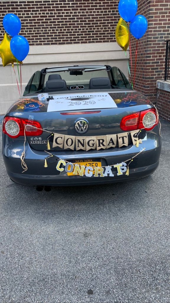 LDCMS302's tweet photo. Thank you to all our teachers and families #carparade #ldcms302 #warriors #Classof2020 great turnout!! https://t.co/JIe5h9gW7D