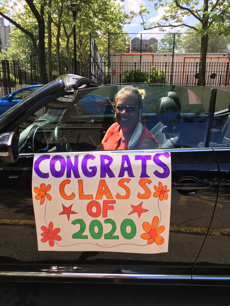 LDCMS302's tweet photo. Thank you to all our teachers and families #carparade #ldcms302 #warriors #Classof2020 great turnout!! https://t.co/JIe5h9gW7D