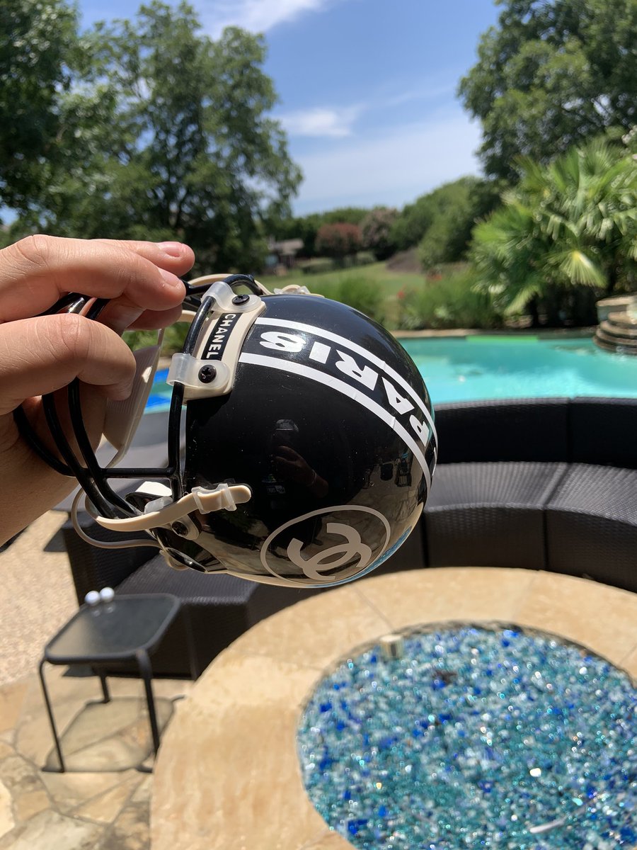 ugly chris tweet media