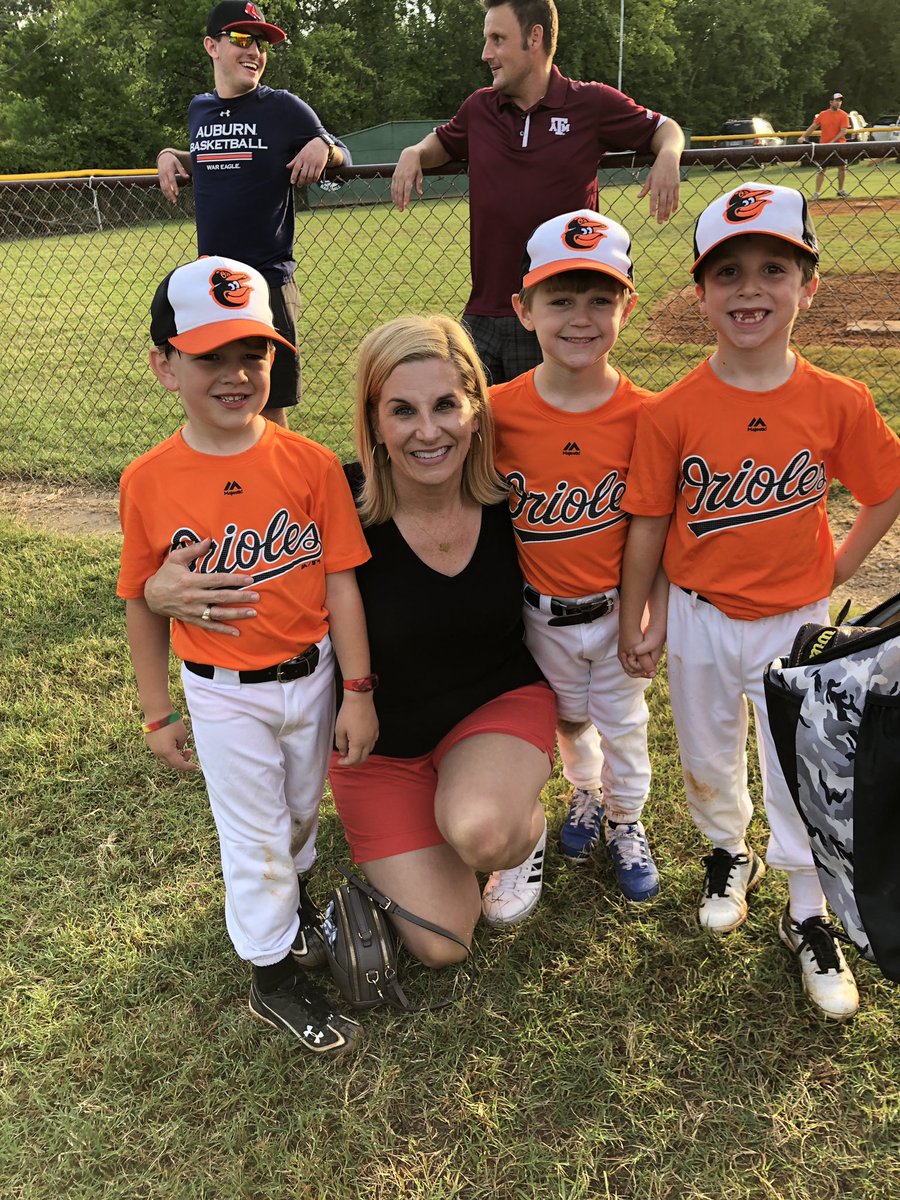 Such big smiles when your Kindergarten teacher shows up at your baseball game. Thanks for the surprise Mrs. Hornback! 
<a href="/r3hornback_wce/">Robin Hornback</a> <a href="/HumbleISD_WCE/">Willow Creek Elem</a>