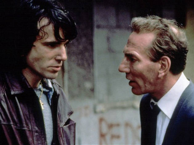 '아버지의 이름으로, 정의의 이름으로..' 무고하게 무려 15년 징역을 살아야 했던 아들과 그 아들을 믿고 감옥에서 그의 곁을 지켰던 아버지의 이야기...