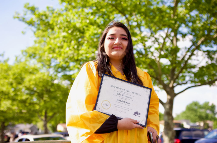 BHSBeAmazing's tweet photo. Congratulations to Beechcroft Valedictorian, Isla Juarez! #BEechcroftAmazing #InsideCCS @DrSamuelJohnso1 https://t.co/tPh6Kplv5T