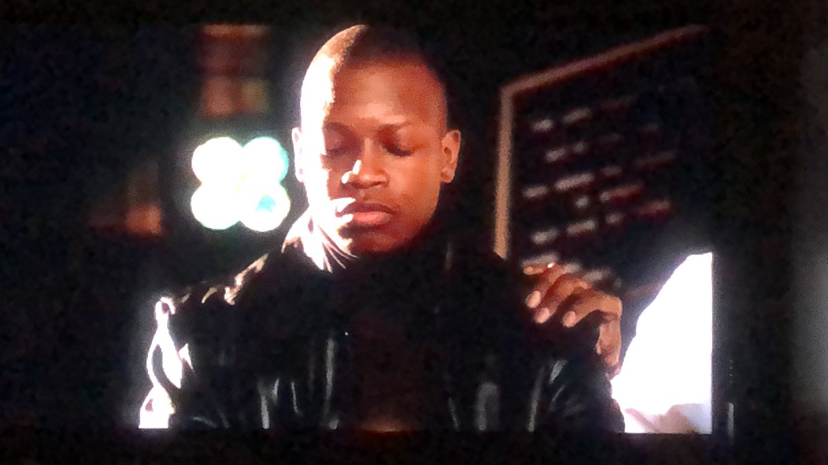  #AvonBarksdale, off screen in my ad hoc shot, telling D it is not on him that Gant was killed. Clearly, this is false. It was D who shot a man in front of state’s witness. D has a heart. He is going to find living with this responsibility is a hell of a burden. #221  #TheWire