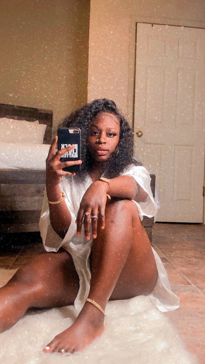 Very comfortable in my skin.🤎 👸🏾