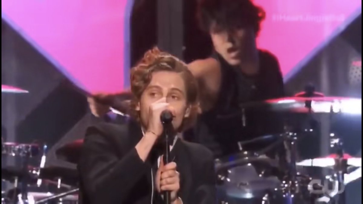 How it feels to be a ash girl. Tag yourself.1. Trying to get every peep of Ashton in the back in a live video, mostly during Luke’s close-up, ash will be in the background, mostly blurry but it still kills you.