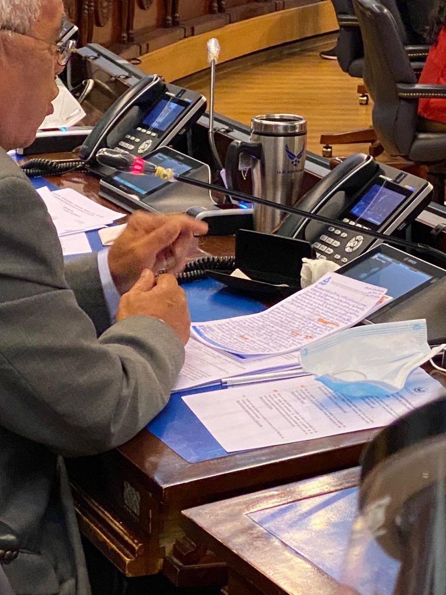 nayibbukele's tweet photo. El @ChatoVargasSV atacando el Hospital El Salvador 🇸🇻
Leyendo el ataque de un documento con el logo de la @ANEPElSalvador.
Les molesta, las vidas de salvadoreños que salvaremos ahí.
El odio de la dirigencia de la ANEP y sus esbirros por nuestro país, no deja de sorprenderme. https://t.co/PnyMQXcaCy