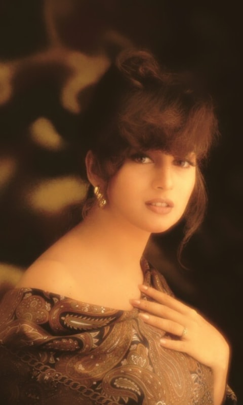 Madhuri Dixit with fairy wings* a short thread *:･ﾟ✧