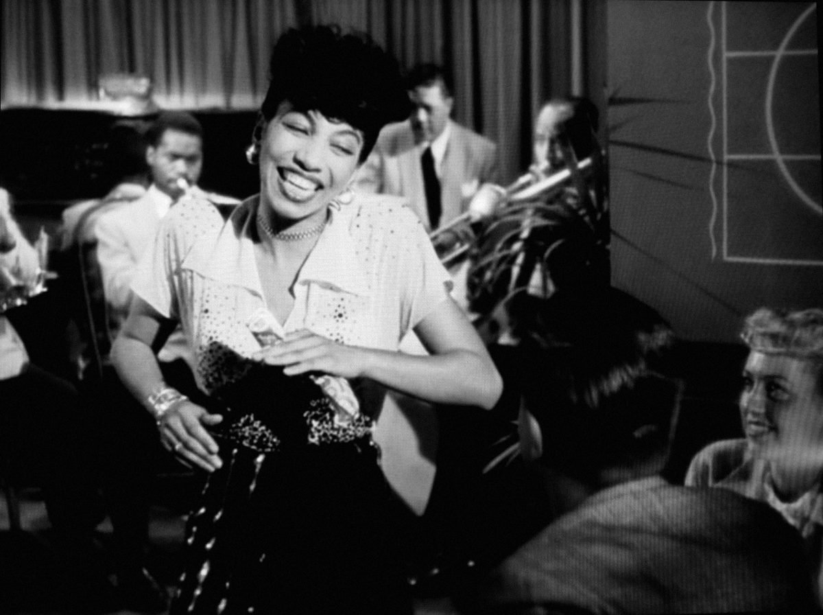 If you saw JAMMIN' THE BLUES ('44) on  @TCM hearing “1 of the world’s greatest dancers” as dubbed by  #DukeEllington, sing,  #MarieBryant, she made her professional debut @ 15 w/ #LouisArmstrong + ran her own Marie Bryant Dance Studios in the '70s:  https://twitter.com/DominiqueRevue/status/1176538305762140162?s=19  #JazzInFilm