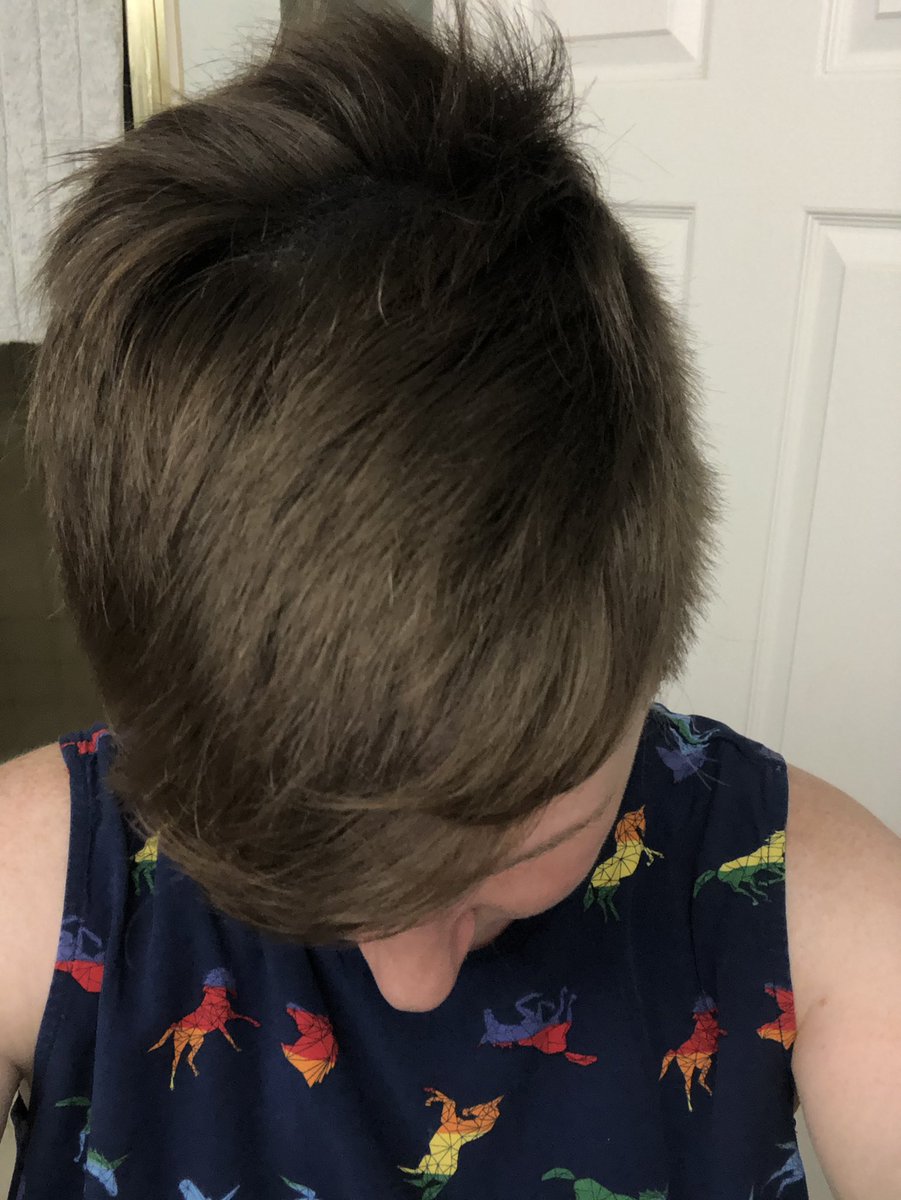 DidiFriendco's tweet photo. So, I recently mentioned that I discovered I have a bald spot (or rather, my 15yo alerted me to this), and honestly it made me really #Depressed and #Anxious. I wanted to do something about it so I tried #Caboki. Here’s some before & after pictures: https://t.co/0RS3fLaxRL