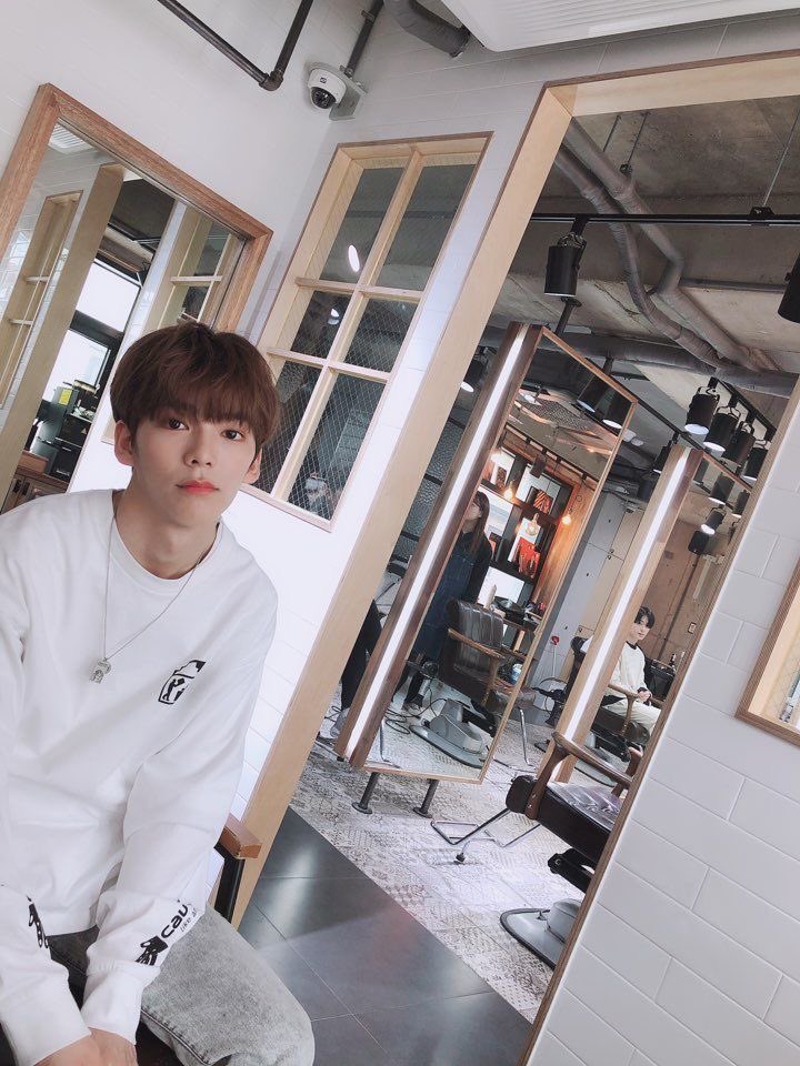 Hong Minchan-never gets upset even tho ur always late on ur dates-not allowing you to do dumb shit alone-best boyfriend-long road trips to the beach-“Do you believe in love at first sight or should I pass by again?”