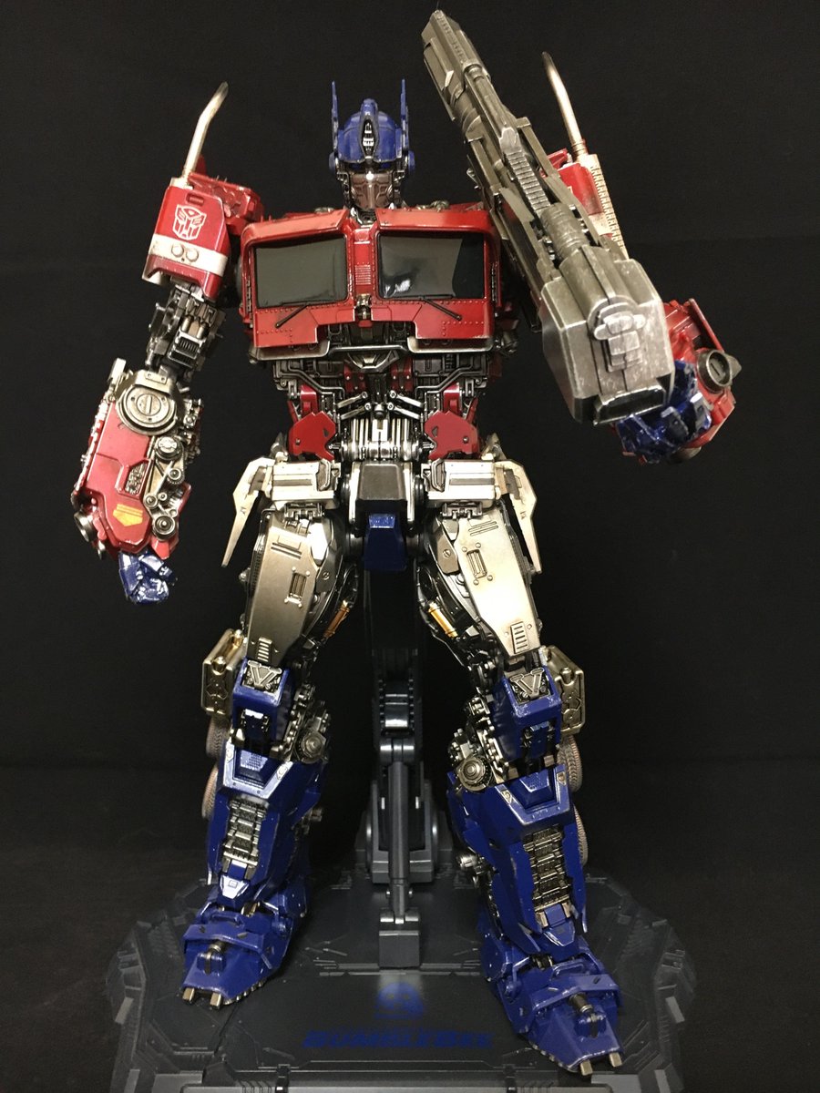 tfkouichi's tweet photo. ThreeZeroのオプティマスプライムをリペイント。

赤いパーツの一部が整形色そのままだったので、全体の質感調整とウェザリングの調整。

出来が良いからこそ、細部を修正する事で化ける。

#Transformers #OptimusPrime https://t.co/5EMdJVR4YF