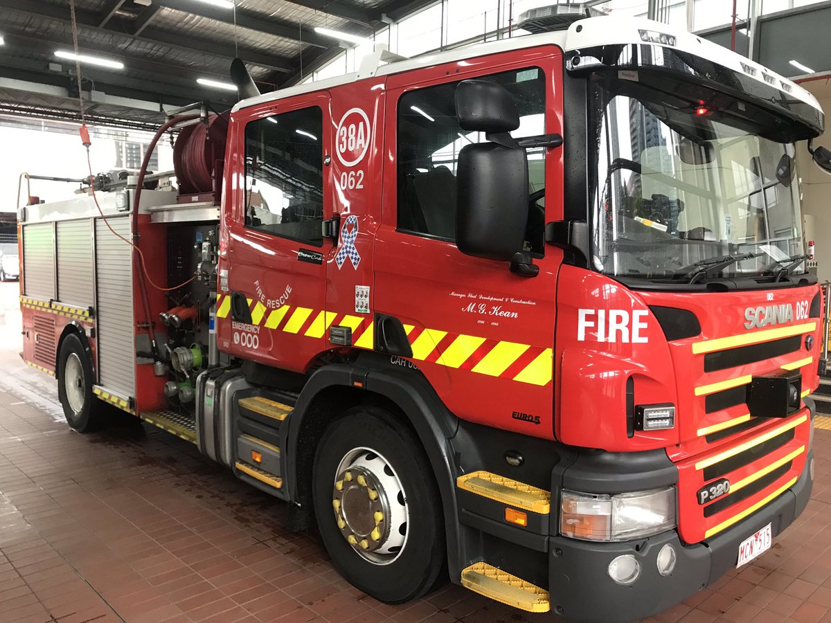 Have you seen any of these ribbons on our #firetrucks? 🚒 We’ve placed them on all MFB appliances in remembrance of the four @VictoriaPolice officers who lost their lives on the Eastern Freeway in April. Their sacrifice will not be forgotten. 💙