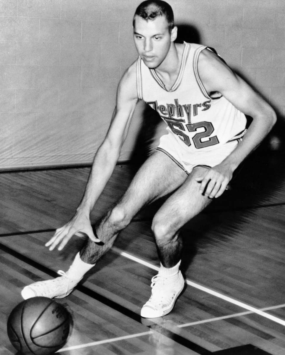 1963 ROTY - Terry Dischinger1963 ROTY Stats: 25.5pts, 8rbd, 3.1ast, 51.2 FG%, 77 FT%.Another debutant who made an instant impact on the league. Dischinger would fade over the next decade but still managed three All Star seasons.