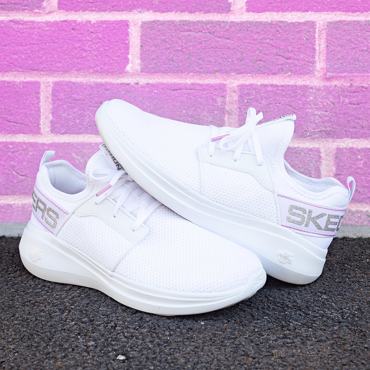 skechers shoes customer service phone number