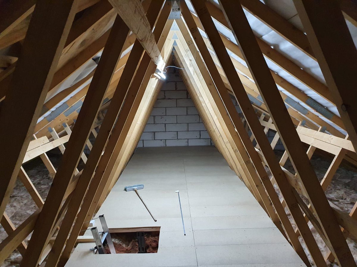 mtll_uk's tweet photo. Another successful project carried out in a new build property in #Derby.
100sqft raised boarding on XL loft legs to comply with #NHBC recommendations.
Find out more about loft solutions in #NewBuildProperties - https://t.co/B0ga5MsLaN https://t.co/1DZIDqPhrZ