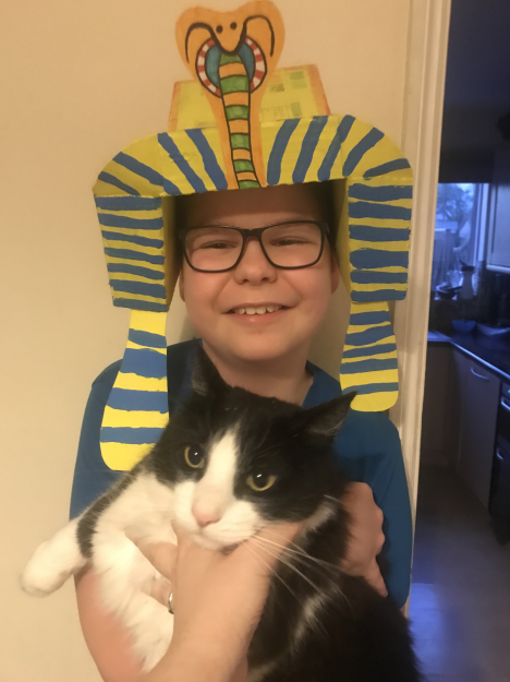 RFitzroyAcademy's tweet photo. #year5 are getting arty with their Egyptian design! Take a look at the ancient jar and neme! We even have our own little Egyptian cat! 🐈⬛#niagaraclass #year5lockdown #pharaohs @Cornerstonesedu https://t.co/dKEmsvGiTq