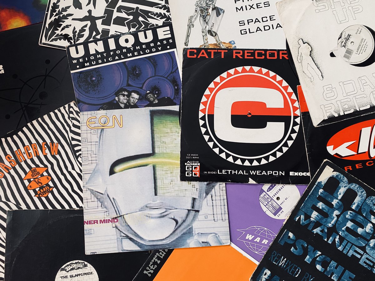 The 60 minute mix recorded for #loverecordstores is now up on my <a href="/mixcloud/">Mixcloud</a>. Using only records I bought from Pure Groove in Archway as a 16 year old kid, my first exposure to the record shop culture I know and love today.

mixcloud.com/ErolAlkan/arch…

<a href="/LoveRecsStores/">Love Record Stores</a> <a href="/phantasysound/">Phantasy</a>