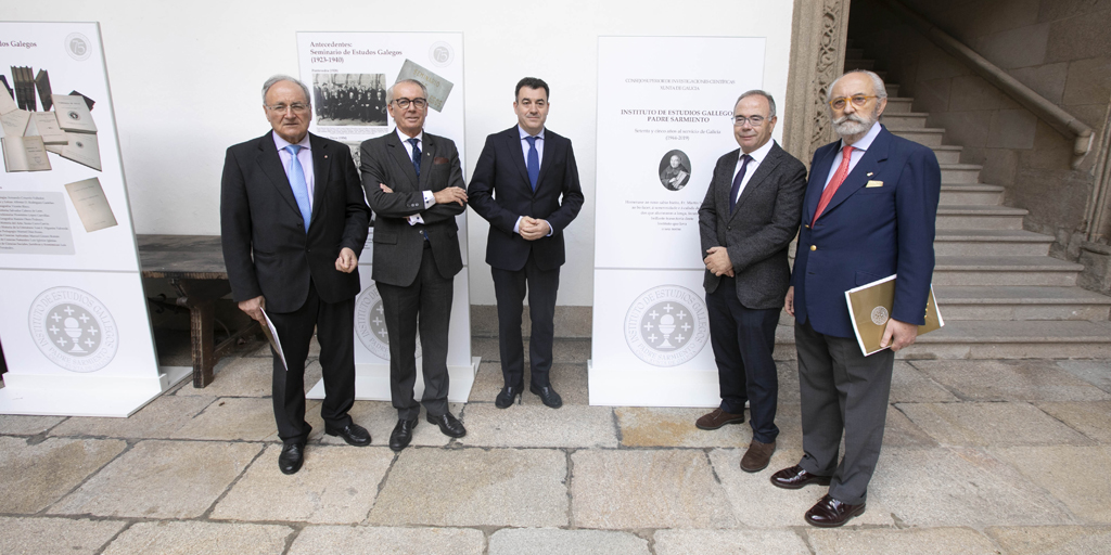 iegps's tweet photo. Hoy hace un año que inauguramos la exposición conmemorativa por los 75 años del #IEGPS en el Hostal dos Reis Católicos. 

Si te la perdiste, ¡no pasa nada! Pronto informaremos de su nueva ubicación para poder ir a verla.👏 https://t.co/c2n9j8S071