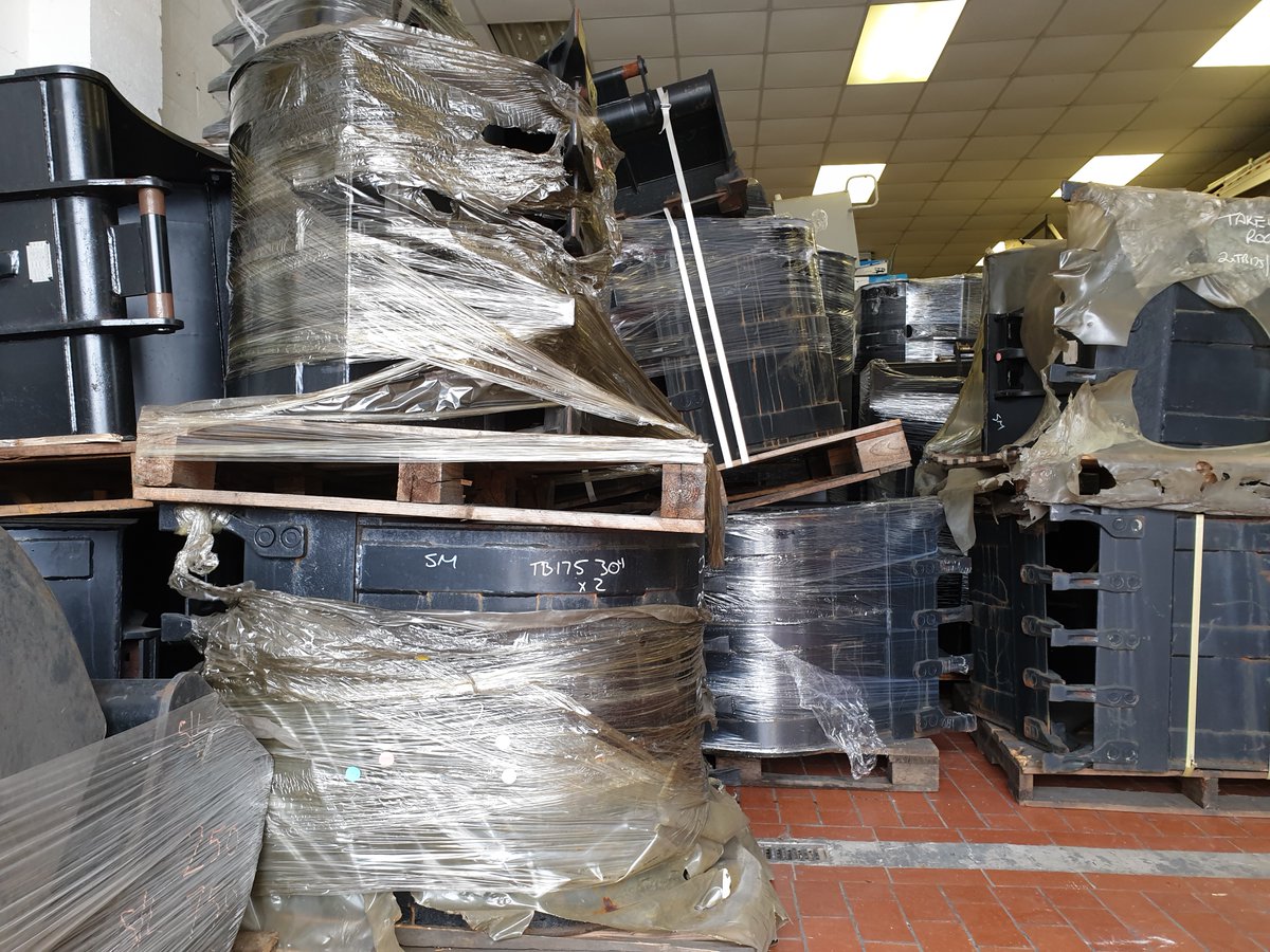 WESTPOINT01209's tweet photo. @WESTPOINT01209 have just taken delivery of 130 Harford Safe-Lock Buckets. To fit either SL10, SL30 or SL35 Safe-Lock Hitches. Various sizes available, please contact us for more information ☎️01209 808496. Be quick and grab a bargain 👍 https://t.co/wmJC9AzId6