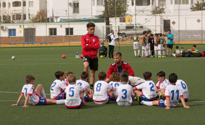 RMajadahonda's tweet photo. 📝 El plazo de renovaciones para la #EscuelaRMJ se amplía hasta mañana 24 de junio.

🆕 El plazo de nuevas altas para nuestras categorías inferiores se abrirá el próximo lunes 29 de junio.

🚨 ¡ESTAD ATENTOS PARA MÁS INFORMACIÓN! 🚨

#SienteElRayo⚡️

🔗 https://t.co/kuryii7jeO https://t.co/1RpyRNwMtY