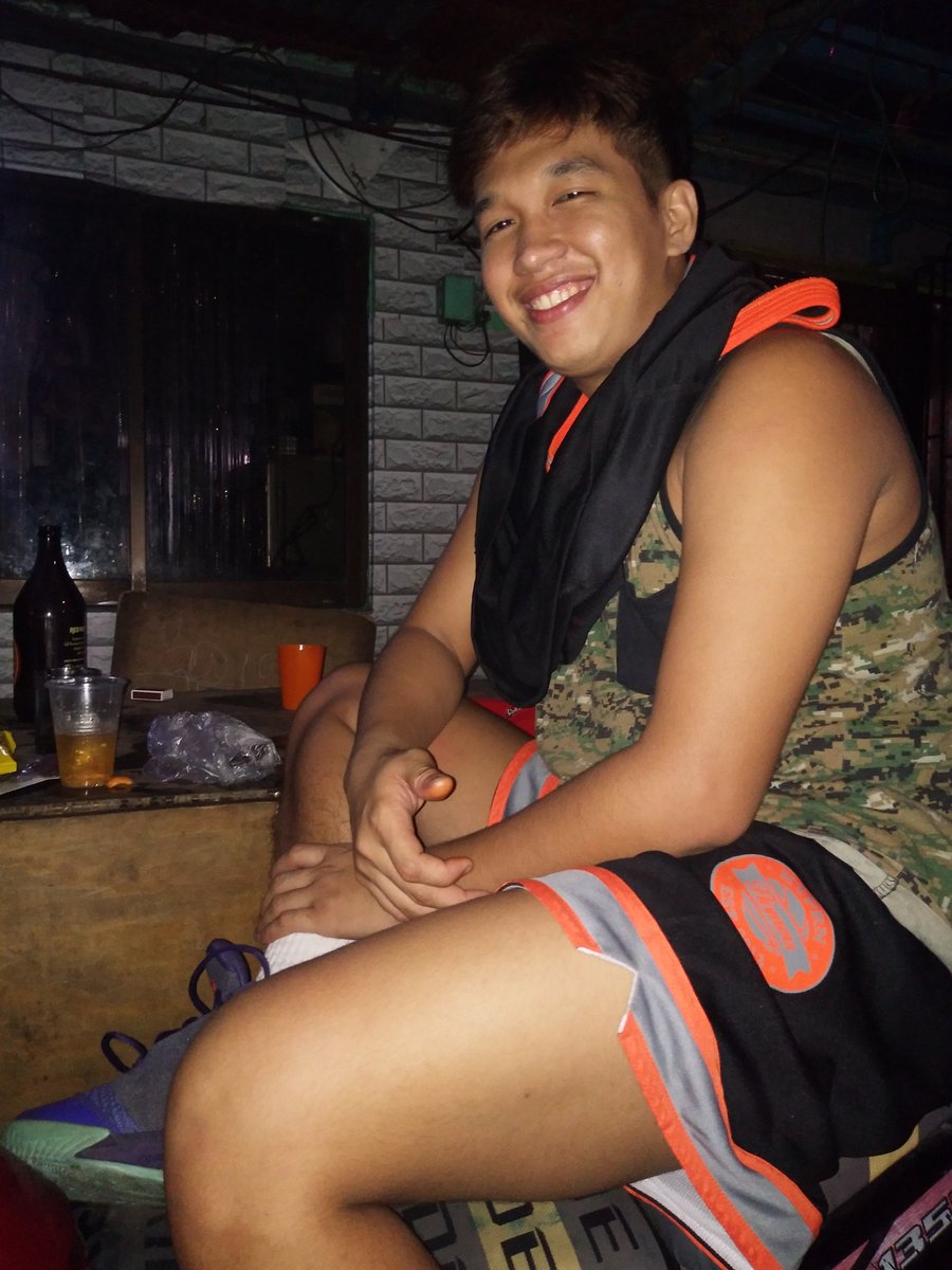 MERON BANG NAKAKAKILALA SA KANYA...PARANG GUSTO KO SYA MAKILALA HAHAHAHA