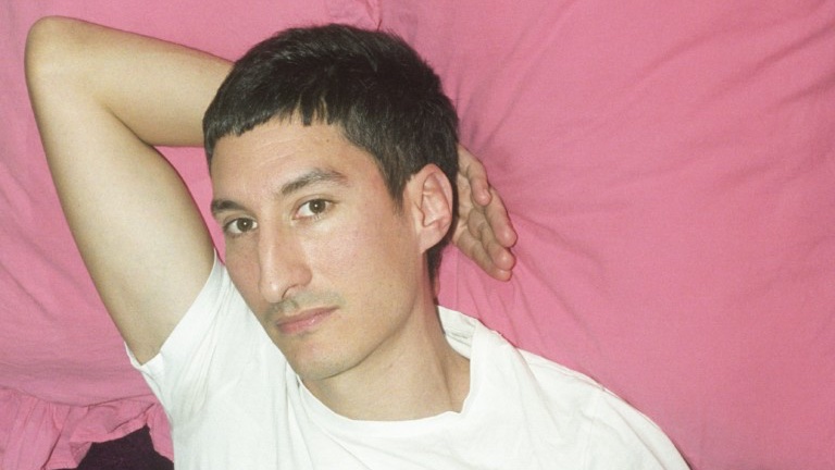 "Après un premier album éponyme et Le Tunnel Végétal, l’artiste revient pour un disque sincère et non sans ironie: Au Paradis."

<a href="/general__pop/">GENERAL POP</a> x <a href="/weareTHOUSAND/">Stéphane Milochevitch (ex-Thousand)</a> ✨

L'article : generalpop.com/2020/06/16/fig…

🎧 thousand1000.bandcamp.com/album/au-parad…