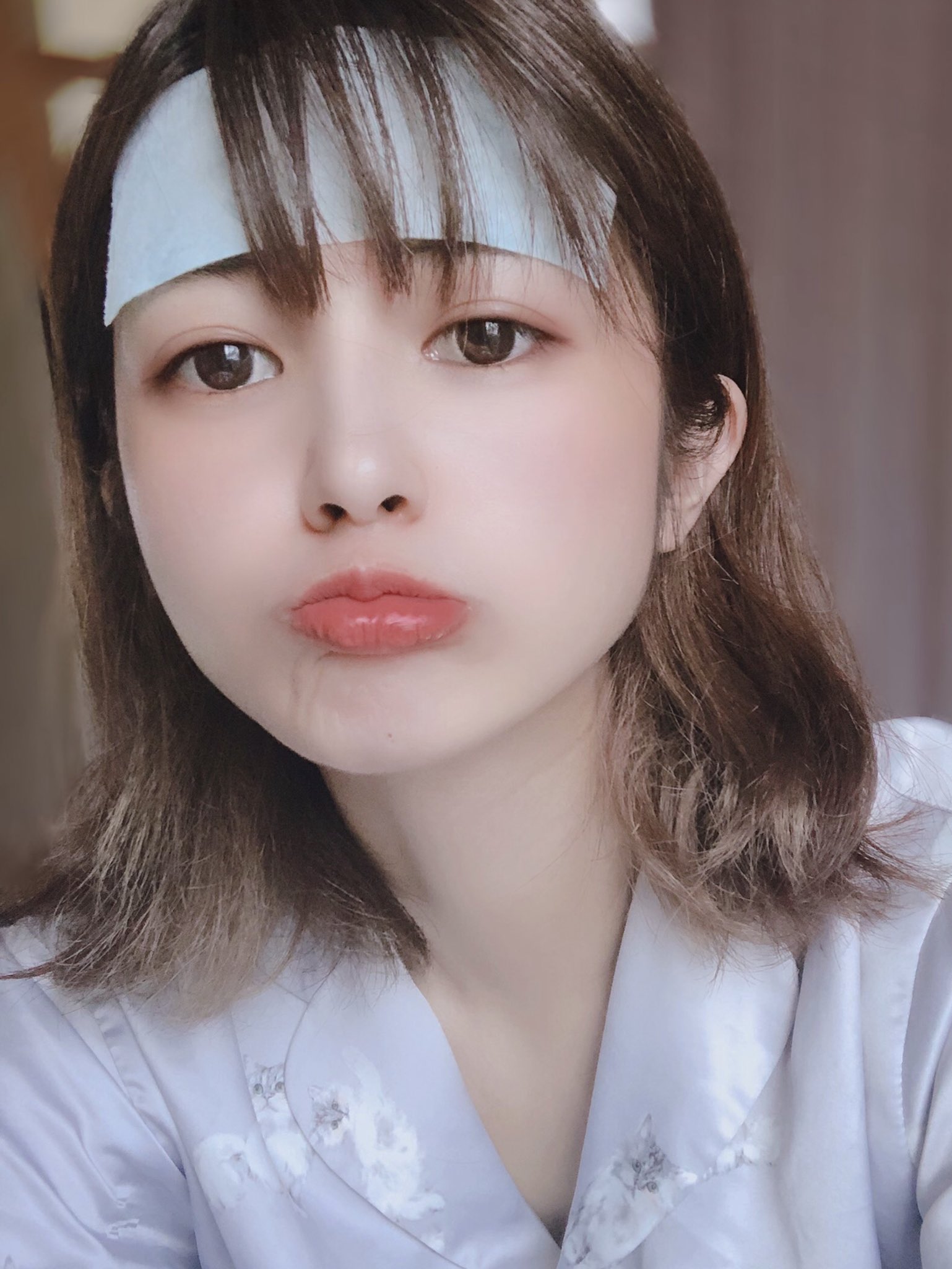 甘夏ゆず バンもん 冷えピタ貼ると前髪上がるし眉毛で浮いてすぐ剥がれるしで仰向けでいるしかないんだけど 解決策知ってる人おせえて T Co Vu12oqj7bi Twitter