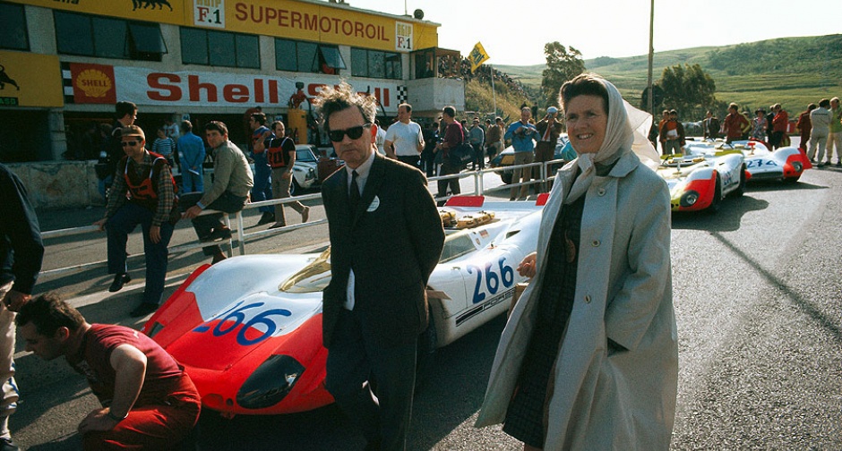 #TargaTuesday

#FerryPorsche and #LouisePiëch in the pitlane of the 1969 #TargaFlorio. The boss’s surprise visit must have worked - the #Porsche cars finished 1st to 4th.
@gmracingblue @LienhardRacing @Rinoire @GordonMercedes9 @jim_knipe @AngelMelodie2 

📸Rainer Schlegelmilch