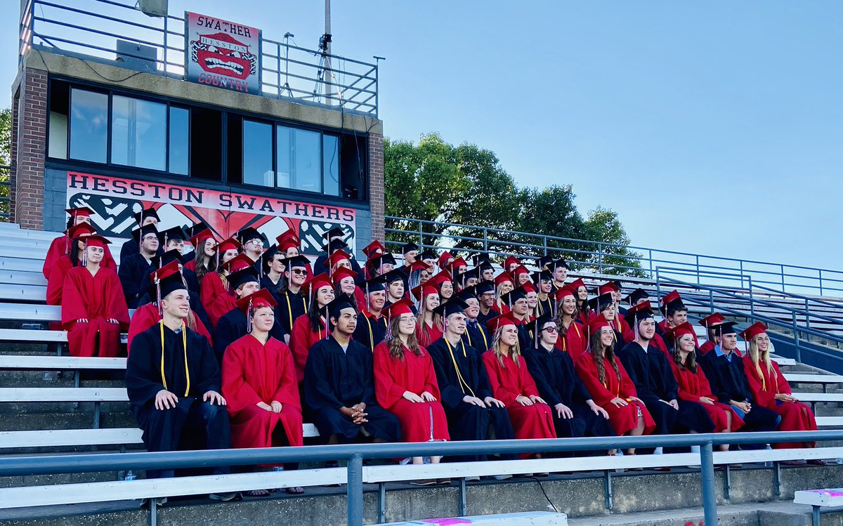 SwatherGuidance's tweet photo. Class of 2020 ❤️🖤❤️🖤 #hesstonswathers https://t.co/e0JdrwEXSU