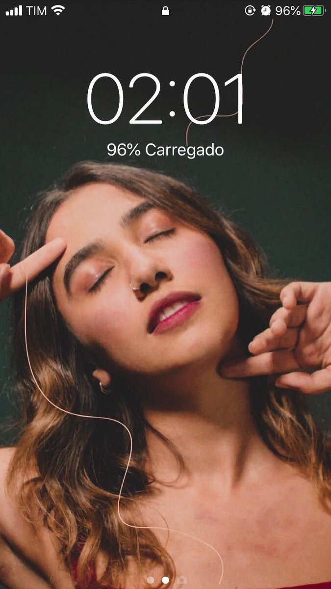 lua__t's tweet photo. mostrem a tela de bloqueio de vcs https://t.co/xjhla3zJlI