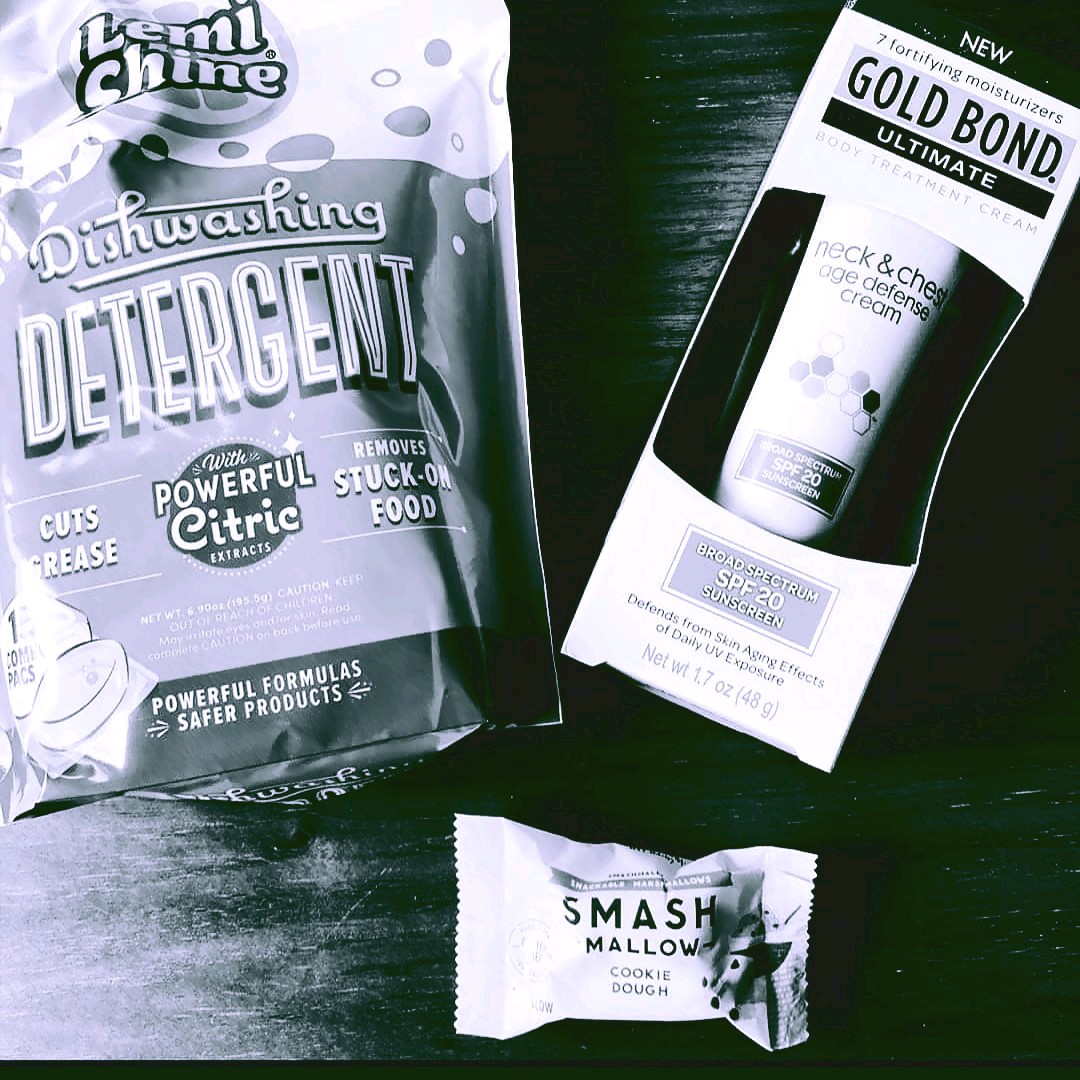 JanelleSteele's tweet image. Super happy with this @Influenster @Snackapade @Lemishine #SpringForwardVoxBox #complimentary