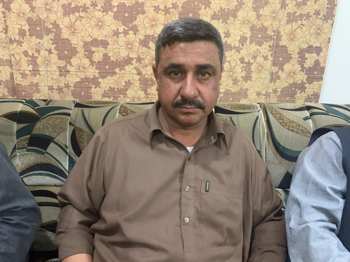 bashirgwakh's tweet image. Journalists Saeed Ali &amp;amp; Matin Achakzai were detained &amp;amp; tortured for 3 days in #Balochistan for reporting lack of facilities in quarantine center in Chaman.

Confirming the arrest, DC Bashir Barresi tells @Mashaalradio the journos had falsely accused FC of corruption.

#Pakistan