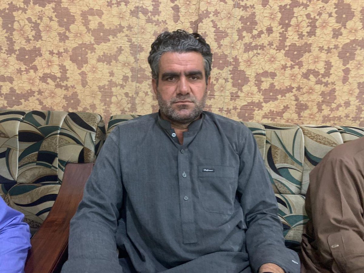 bashirgwakh's tweet image. Journalists Saeed Ali &amp;amp; Matin Achakzai were detained &amp;amp; tortured for 3 days in #Balochistan for reporting lack of facilities in quarantine center in Chaman.

Confirming the arrest, DC Bashir Barresi tells @Mashaalradio the journos had falsely accused FC of corruption.

#Pakistan