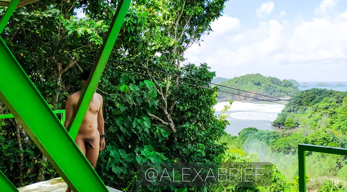 alexabrief's tweet photo. -Hiden paradise-
Such a blessing found this spot on public destination, even few place already close on this pandemic circumstance.
-The Watcher-
📷 @RDtrksd
#beach #hiddenspot #overviewing https://t.co/sBYH3XrjMh