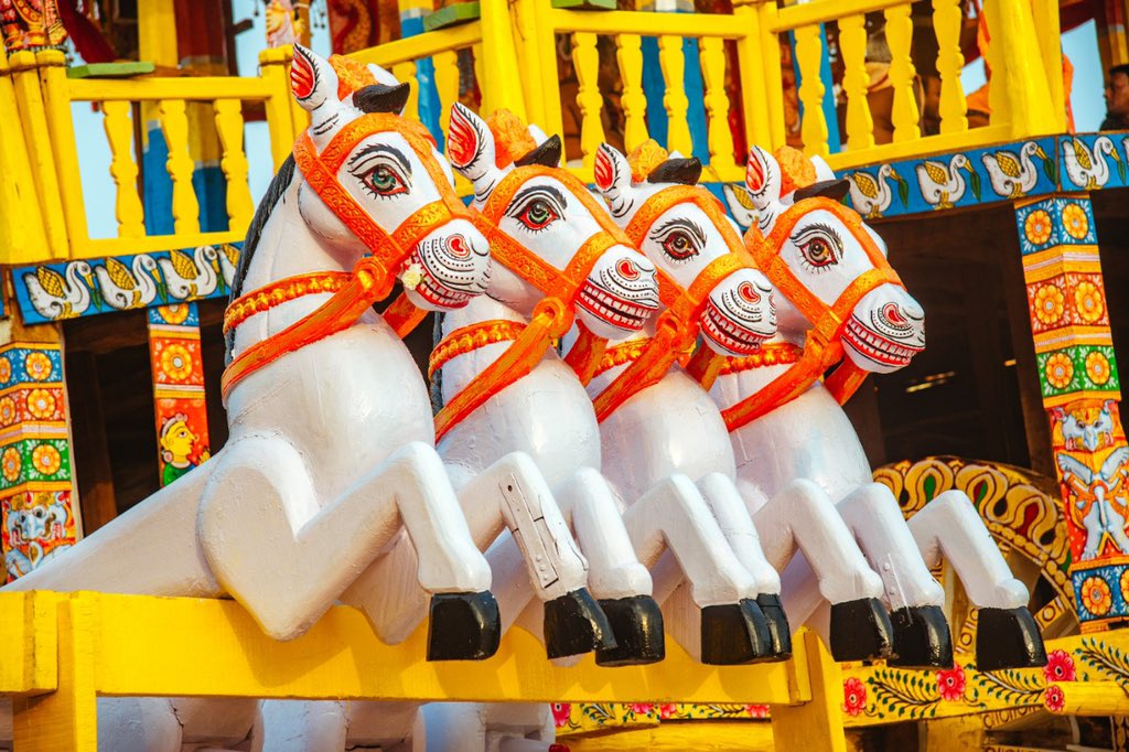 AsitranjanDas7's tweet photo. ଜଗନ୍ନାଥ ସ୍ୱାମୀ ନୟନ ପଥ ଗାମୀ ଭବ ତୁମେ !

କୋଟି ଓଡ଼ିଆଙ୍କ ମଉଡ଼ମଣି, ଦାରୁବ୍ରହ୍ମ , ଜଗତର ନାଥ ଜଗନ୍ନାଥ ସ୍ୱାମୀ ଙ୍କ ପବିତ୍ର ବିଶ୍ୱ ପ୍ରସିଦ୍ଧ ରଥଯାତ୍ରା ଉପଲକ୍ଷେ  ହାର୍ଦ୍ଦିକ ଅଭିନନ୍ଦନ ଓ ଶୁଭେଚ୍ଛା।

#ଜୟଜଗନ୍ନାଥ https://t.co/wsgKivrjVa