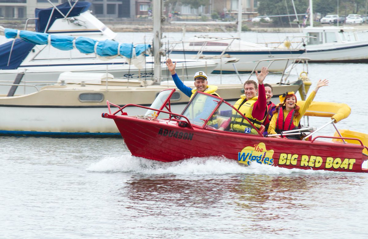 TheWiggles's tweet photo. Big Red Boat stay afloat- Cruising the ocean blue- Big Red Boat stay afloat- Cruising around the world bringing fun to you! We can't wait until we can travel in the Big Red Boat again! ❤️🛶
#TheWiggles #BigRedBoat #RememberingWhen #Friends https://t.co/0EBfUTmKiX