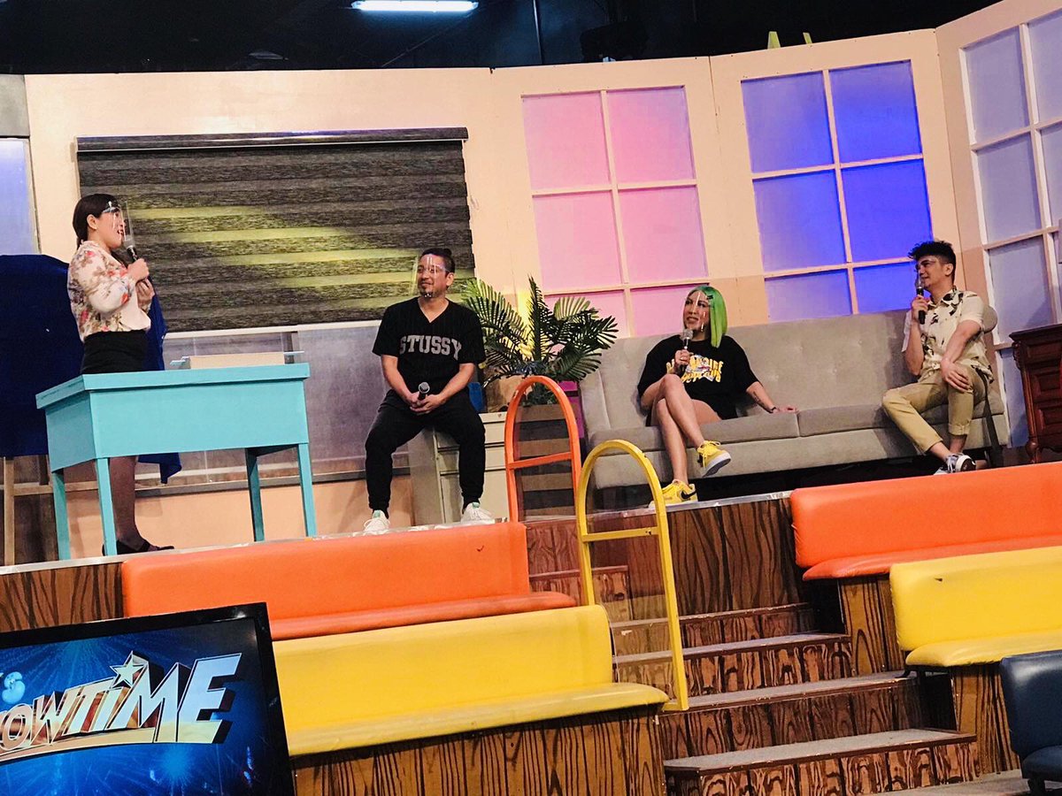 ViceGandaorg's tweet photo. itsShowtimeNa: Si Emily Catangay ba ng Angono, Rizal ang maha-hire bilang office staff ngayong #ShowtimeOurTime Martes sa 1TED: NOW HIRING? https://t.co/HHqUTyVZBA