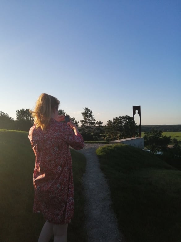 zanavyku's tweet photo. Lithuania Erects Sculpture in Honor of JD Salinger's novel https://t.co/OnInSdh2Dj #selinger #TheCatcherintheRye #Sudargas #zanavykija https://t.co/8npBzaLVw1