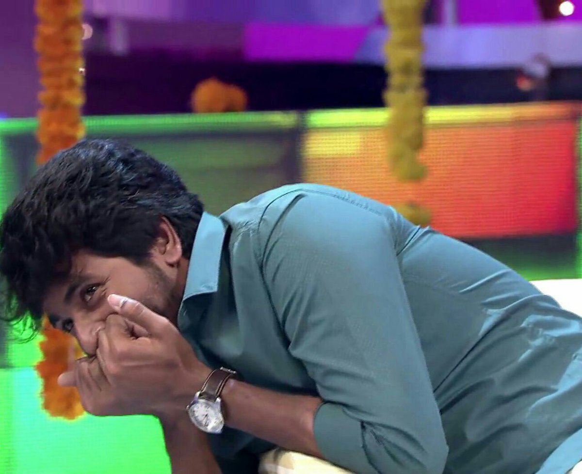 Sivakarthi_Goms's tweet photo. Ninaivinil un niyabagamey dhinam dhinam ennai thaakiyadhey..❤❤

@Siva_Kartikeyan annaya..😻❤😘
Missingggg u lotsssss..❤❤

As #SKians req..Oru chat session vaikilamey annaya plzzz..🤗😍
Do consider dis anna kutty..😇😘Waiting for #ChatWithSK 😇❤😻

#Doctor #Ayalaan https://t.co/De5xIZUm5J