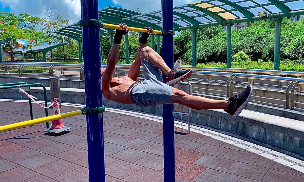 sunofson90s's tweet photo. 我平時鐘意咁樣曬太陽🌞
Who wanna challenge me??
#Sportylife #HardTraining #FrontLevel #summertime #運動人生 https://t.co/M6EQb6JhiD