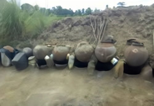 The technology of Uburu salt making.The story of women of Uburu in Ohaozara Local Government Area of Ebonyi State, is that of ingenuity and industry. It is the story of women, who, even in ancient times, created a technology with which they turned water into solid saltA thread
