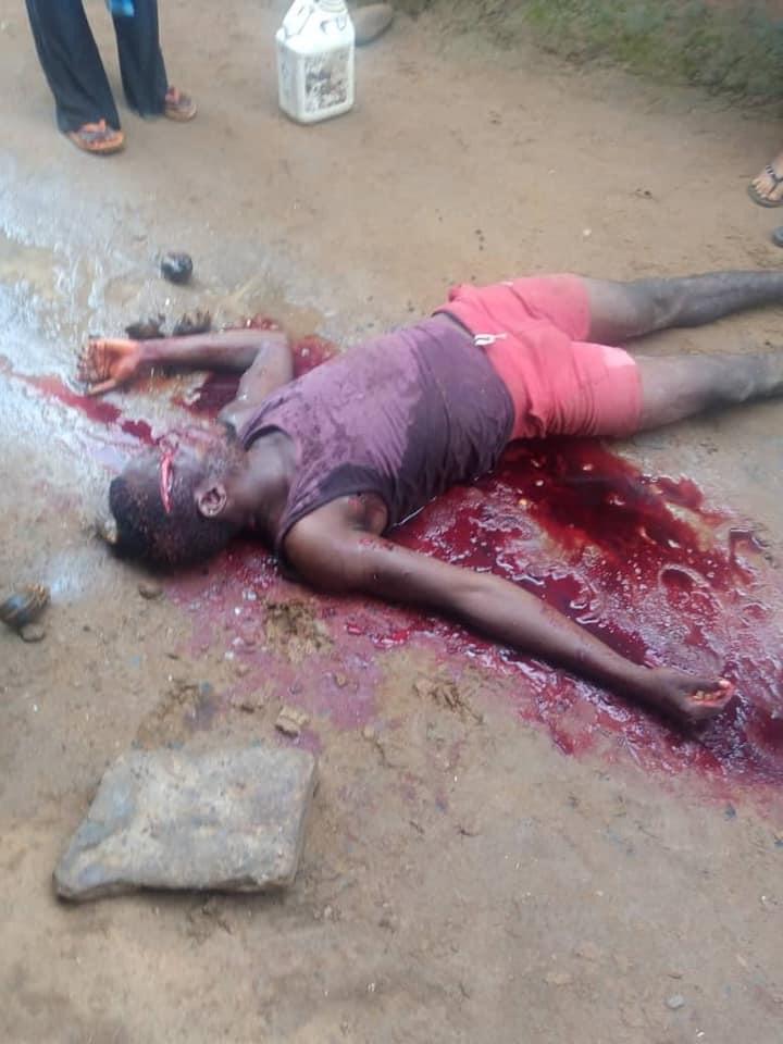 EstoppelP's tweet photo. @AmbazoniaM @realBrotherJero @fomslyw @NzajeP @AustinTapm @UN @MsLaToshaBrown @AC360 @CohenOnAfrica @hrw @amnesty @PastorDawkins @USUN @SecPompeo @Refugees @PressSec @antonioguterres @AsstSecStateAF @StateDept @GOVUK @EUatUN @NRC_Egeland @USAmbUN @mbachelet @BelgiumUN @UKParliament @RepKarenBass @GermanyUN @realDonaldTrump @amnestyusa @SCRtweets @USIP @SenateForeign @DicarloRosemary La Rep. du cameroUn is taking advantage of the feet dragging by the int'l community to bring her to book for the massacres in Ambazonia to commit more crimes. In a typical #French #colonial style on the bamileke in cameroUn, they slaughter & #behead #Ambazonians. #EVIL, #demonism https://t.co/svlZH7hidO